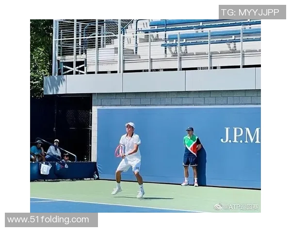 运动数据南京网球队与重庆网球队赛后复盘探讨灵活性与战术调整的关键因素